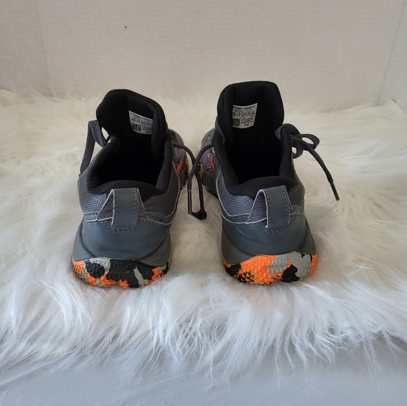 KIDS Under Armour sneakers Size 3.5 - Picture 3 of 5